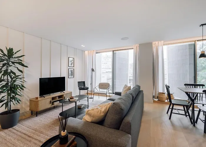 Апартаменты Abano - 2 Bedroom And Pool In Avenidas Novas *